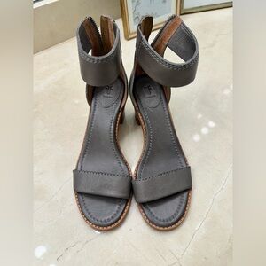 FRYE Charcoal Gray Women's Heels Sandals size 8 New Without Box